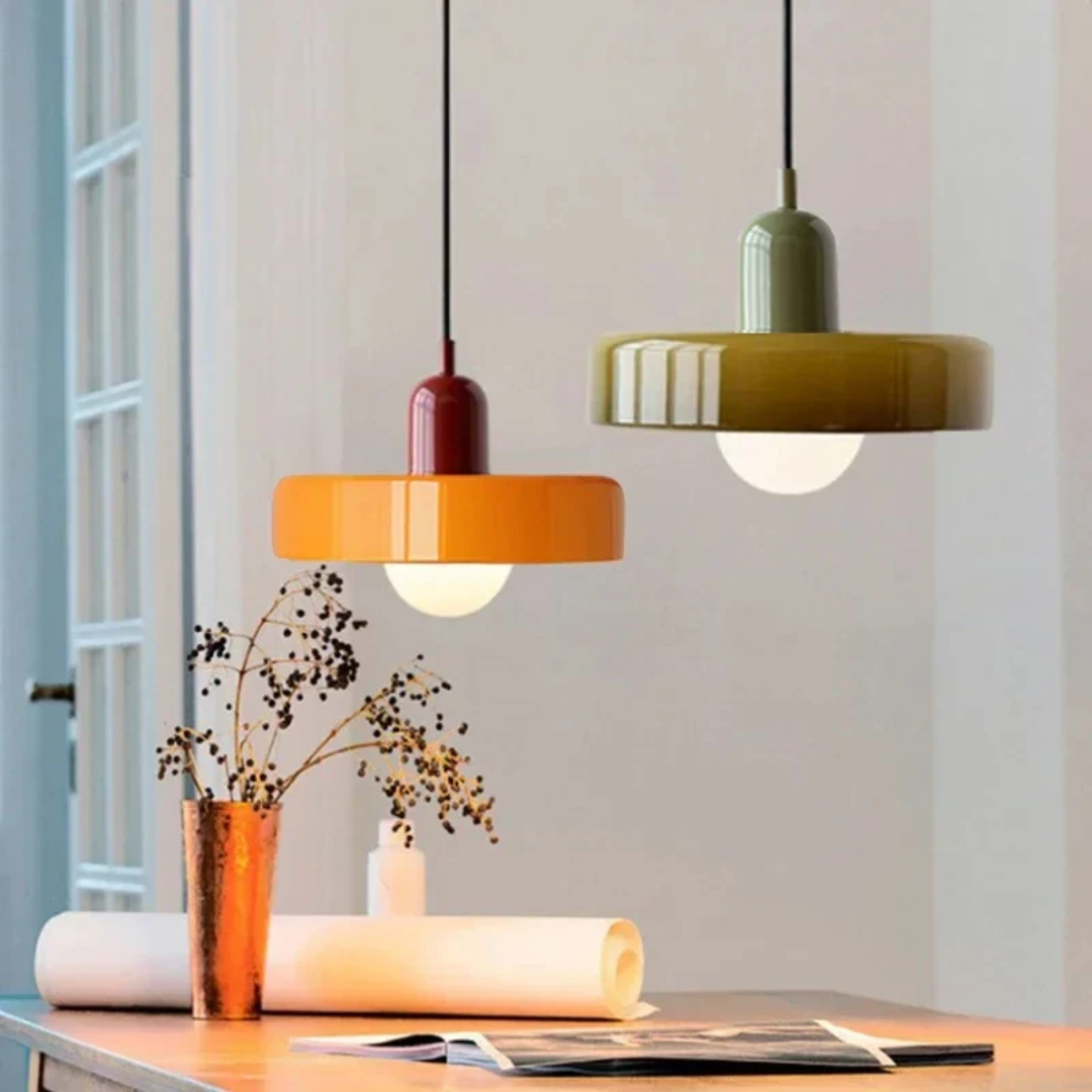 Designerska lampa wisząca z kolorowym kloszem – Vintage i minimalistyczna